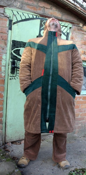 плащ-пальто. "бо я те дерево"