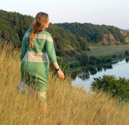 До ставу, що закрився гаєм